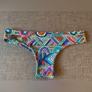 Fused Hawaii size XL Manini bikini bottoms